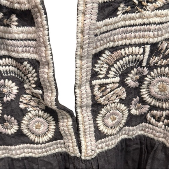 Lucky Brand Grayish/ Black Blouse with White Embroidery Flutter Sz XXL - Picture 13 of 13